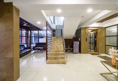 Monday Hotels - Swarna's The Capital