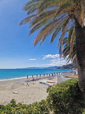 Beach - Varigotti Tropical Garden -
full floor Apartment (Varigotti)