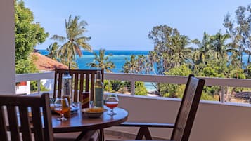Appartement Exécutif, accÚs piscine, vue mer | Terrasse/Patio