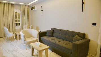 Family Apartment, 2 Bedrooms | Living area