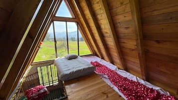 2 bedrooms, desk, free WiFi, bed sheets