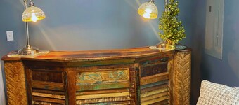 The House on Park Avenue-minutes to music venues Laurel Cove and Bell Theater!