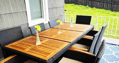 The House on Park Avenue-minutes to music venues Laurel Cove and Bell Theater!