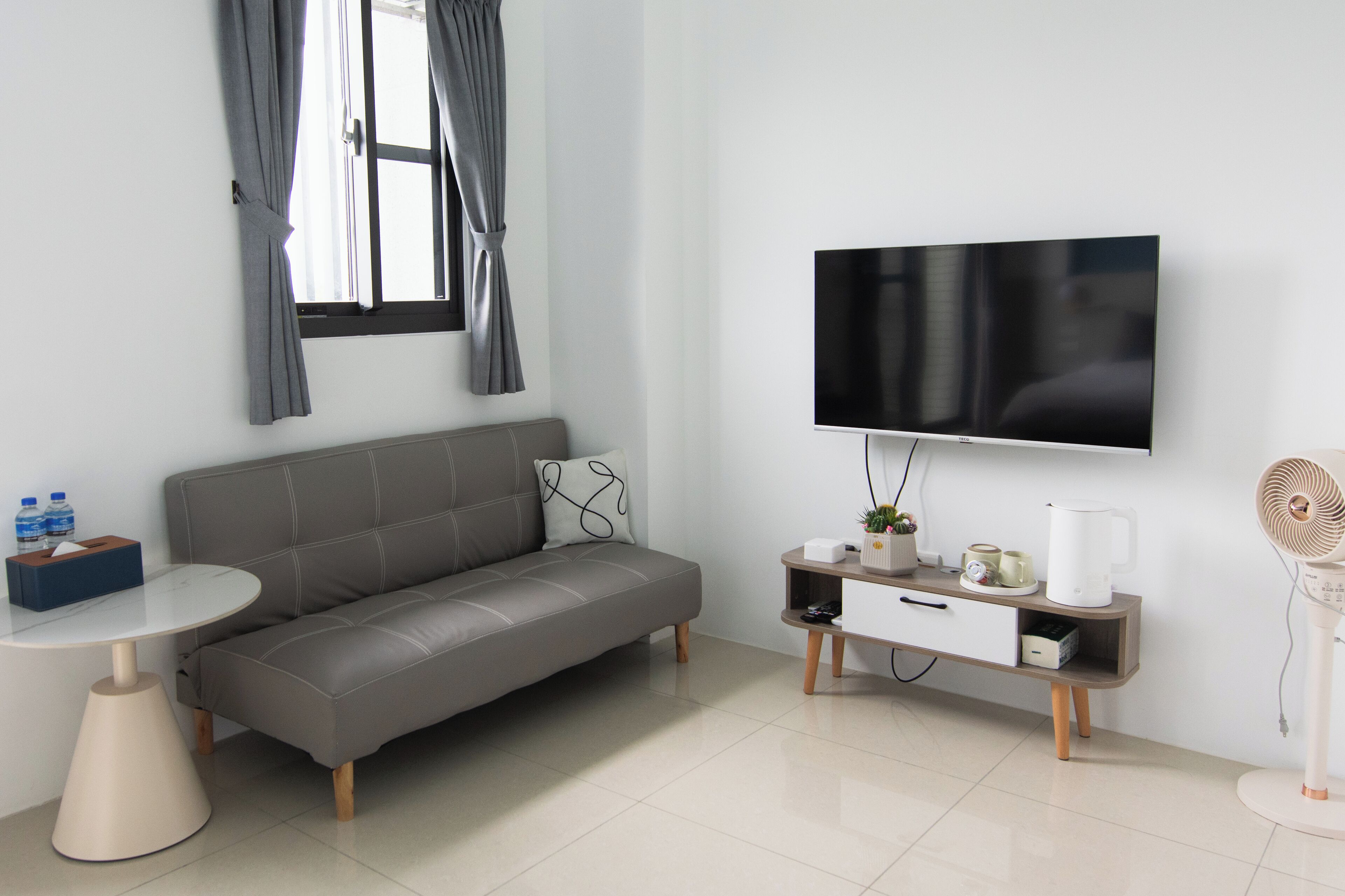 Basic Double Room, 1 Double Bed, City View | Pillowtop beds, minibar, individually decorated, individually furnished
