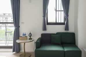 Classic Double Room, 1 Double Bed, City View | Pillowtop beds, minibar, individually decorated, individually furnished - The yard (Jiaoxi)