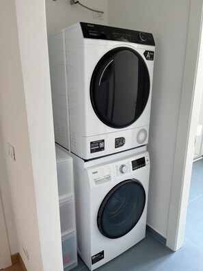 Interior - Spacious apartment newly renovated with all amenities (Milano)