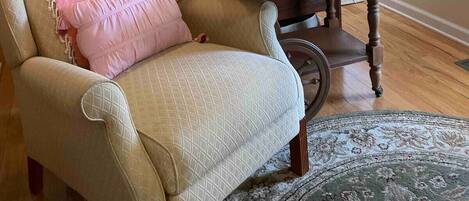 1 slaapkamer, een strijkplank/strijkijzer, wifi, beddengoed