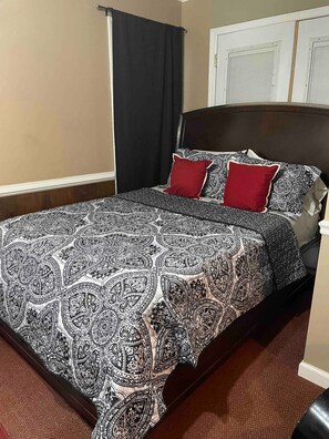 1 bedroom, iron/ironing board, WiFi, bed sheets - Hank Williams hang out (Camden)