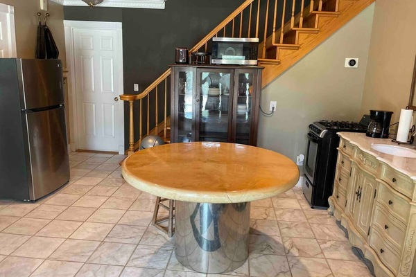 Frigorífic, microones, forn i placa de cuina