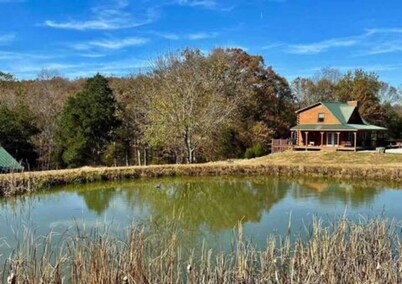 Secluded log cabin in the Shawnee national Forest
