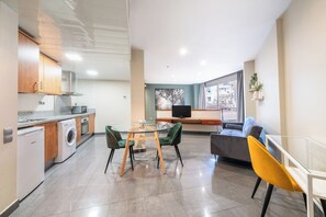 Interior - BeBarceloner Studios minutes from Pl Universidad (Barcelona)