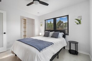 3 chambres, fer et planche à repasser, Wi-Fi, draps fournis