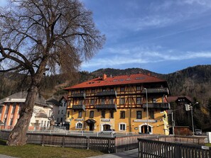 Front of property - Hirschenhof Aparthotel & Restaurant (Spital am Semmering)