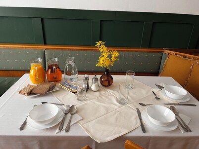Hirschenhof Aparthotel & Restaurant