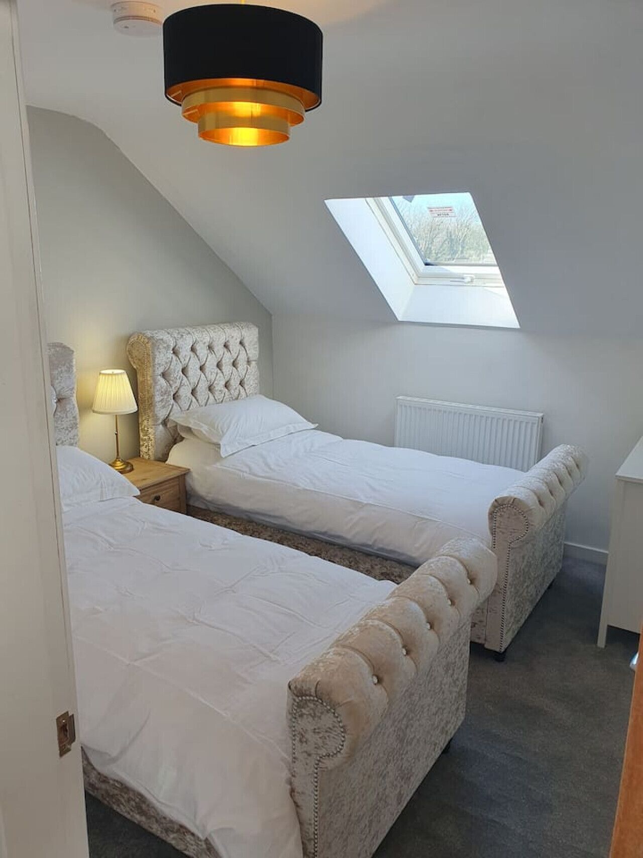 デスク、アイロン / アイロン台、WiFi (無料)