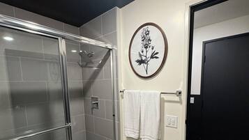 Towels, soap, shampoo, toilet paper