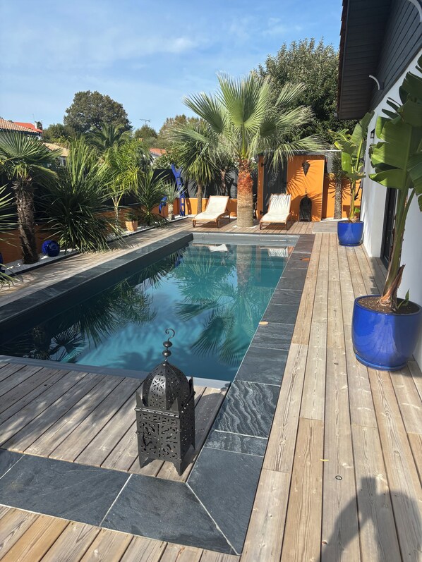 Outdoor pool, a heated pool