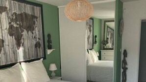 3 室のベッドルーム、デスク、アイロン / アイロン台、WiFi (無料)