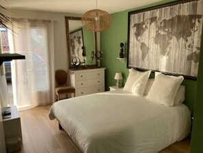 3 habitaciones, escritorio, tabla de planchar con plancha y wifi gratis 