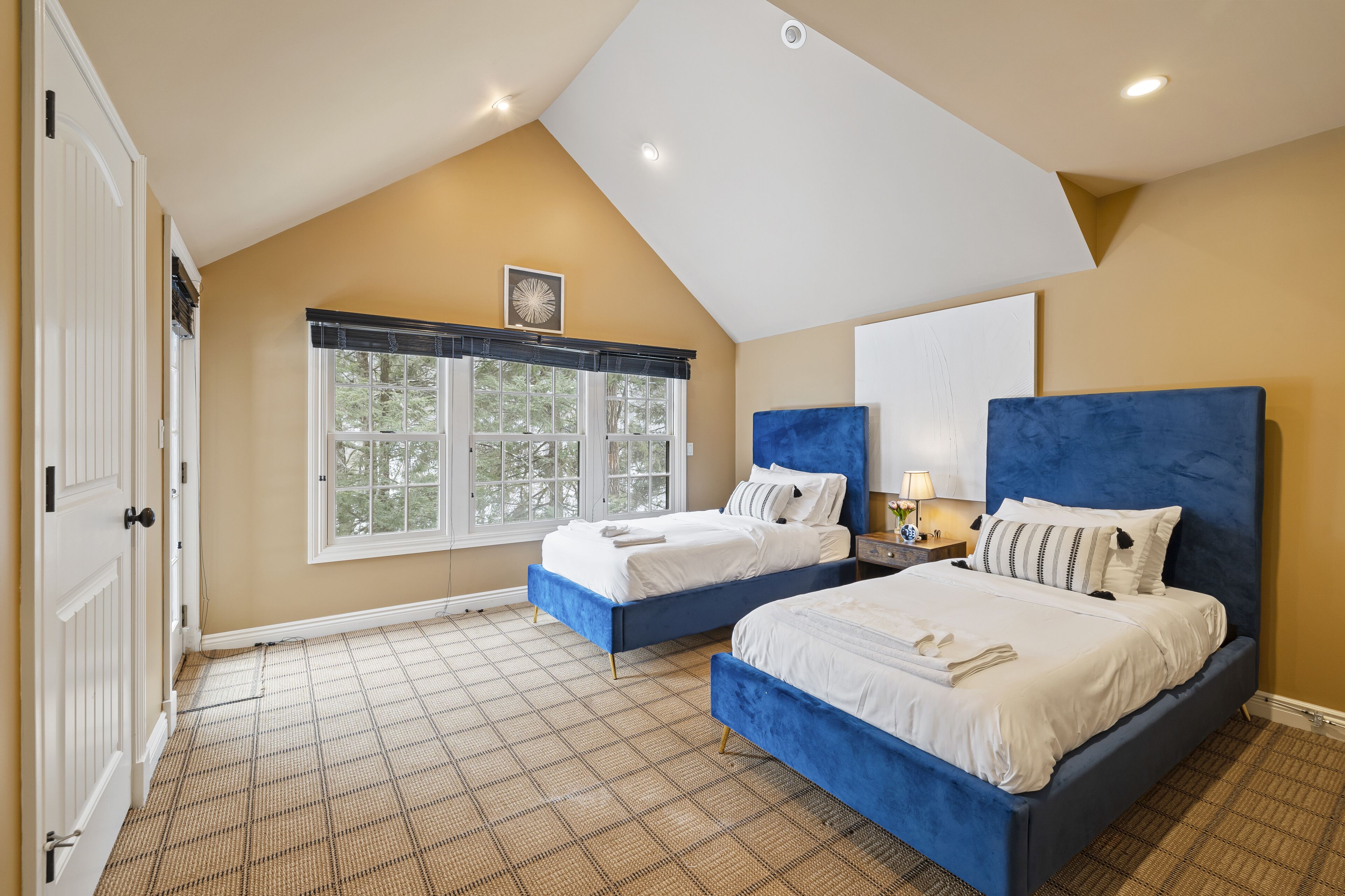 4 bedrooms, WiFi, bed sheets