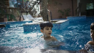 Área de juegos infantiles al aire libre