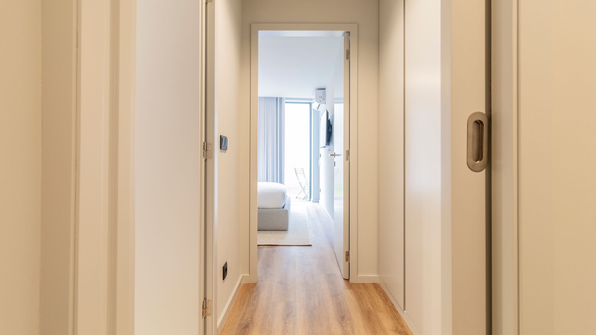 1 habitación, tabla de planchar con plancha, wifi gratis y ropa de cama 