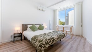 1 chambre, bureau, fer et planche à repasser, Wi-Fi gratuit