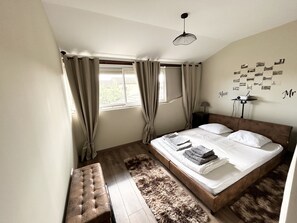 5 soverom, strykejern/-brett, wi-fi og sengetøy