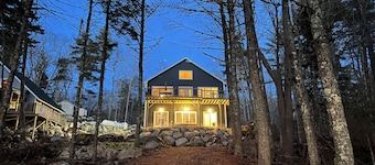 Toddy Haven: a lakefront condo near Acadia