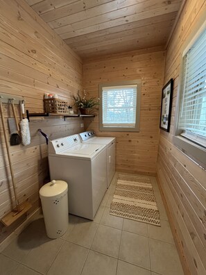 Interior - Cozy Mountaintop Cottage: Excellent Wi-fi, Beautiful Views, & New Stone Fire Pit (Scaly Mountain)