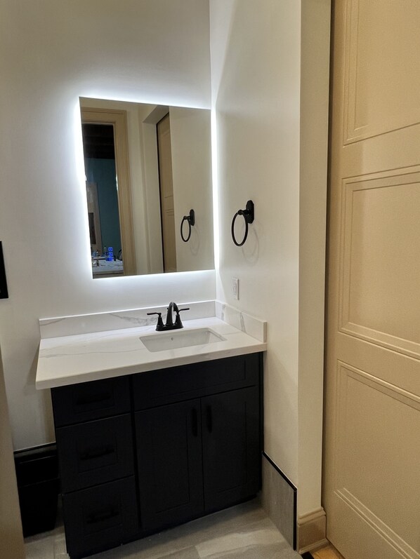 風筒、提供毛巾、廁紙