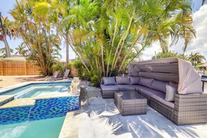 Pool - Pool & Home Theater: Lighthouse Point Home! (Lighthouse Point)
