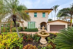 Exterior - Pool & Home Theater: Lighthouse Point Home! (Lighthouse Point)