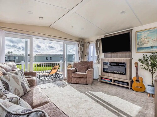 Charming Chalet at Lakeside Park - Pass the Keys