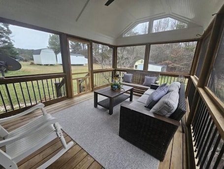 Terrace/patio. country living and relaxing!