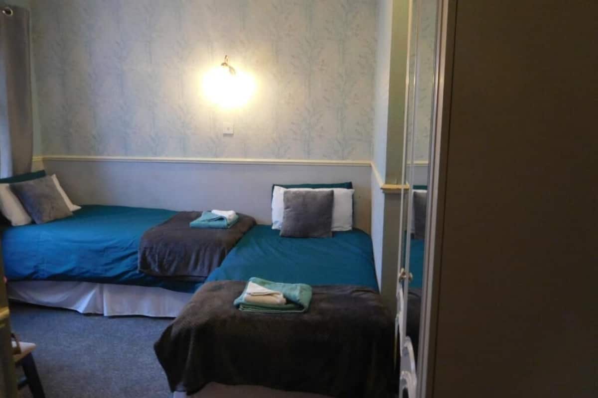 Kamar Double atau Twin Standar