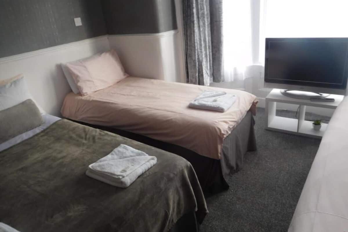 Kamar Quadruple Standar