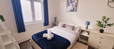 2 bedrooms, desk, iron/ironing board, free WiFi