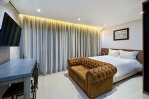 1 chambre, bureau, fer et planche à repasser, Wi-Fi gratuit