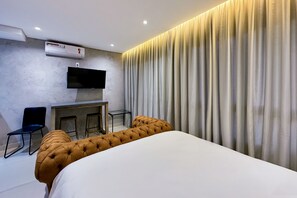 1 chambre, bureau, fer et planche à repasser, Wi-Fi gratuit