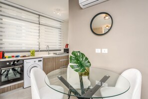 Dining - Mini Penthouse with Shelter Room Mamad (Jerusalem)