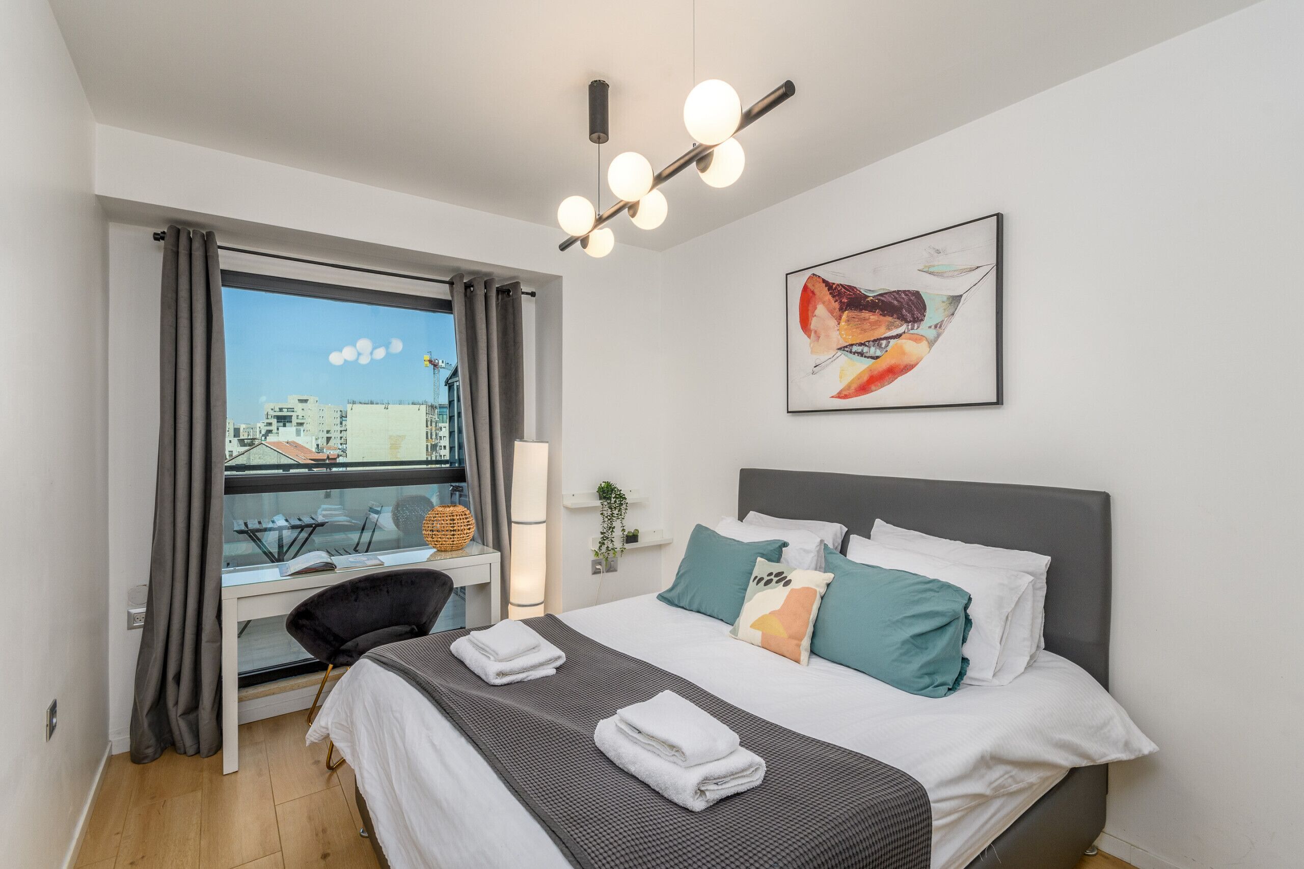 Een strijkplank/strijkijzer, gratis wifi, beddengoed, rolstoeltoegang