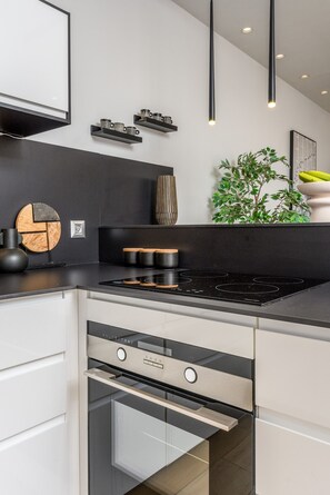 雪櫃、微波爐、焗爐、咖啡機/沖茶器