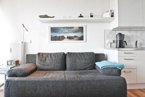 TV, stereo - Ferienwohnung für Zwei Personen mit Direktem Meerblick und Schwimmbad (Norderney)