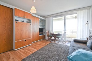 TV, stereo - Ferienwohnung für Zwei Personen mit Direktem Meerblick und Schwimmbad (Norderney)