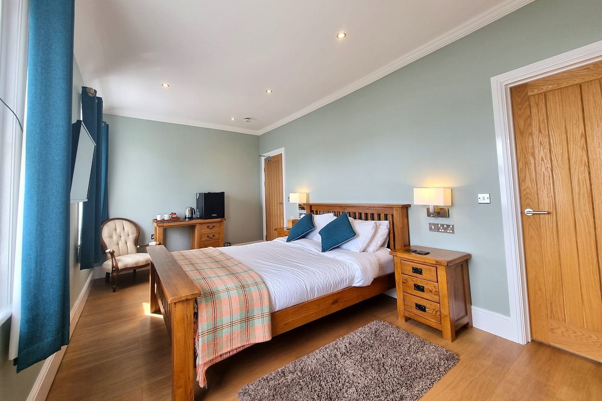 Panoramic Double Room, Ensuite, Sea View (301) | Blackout drapes, iron/ironing board