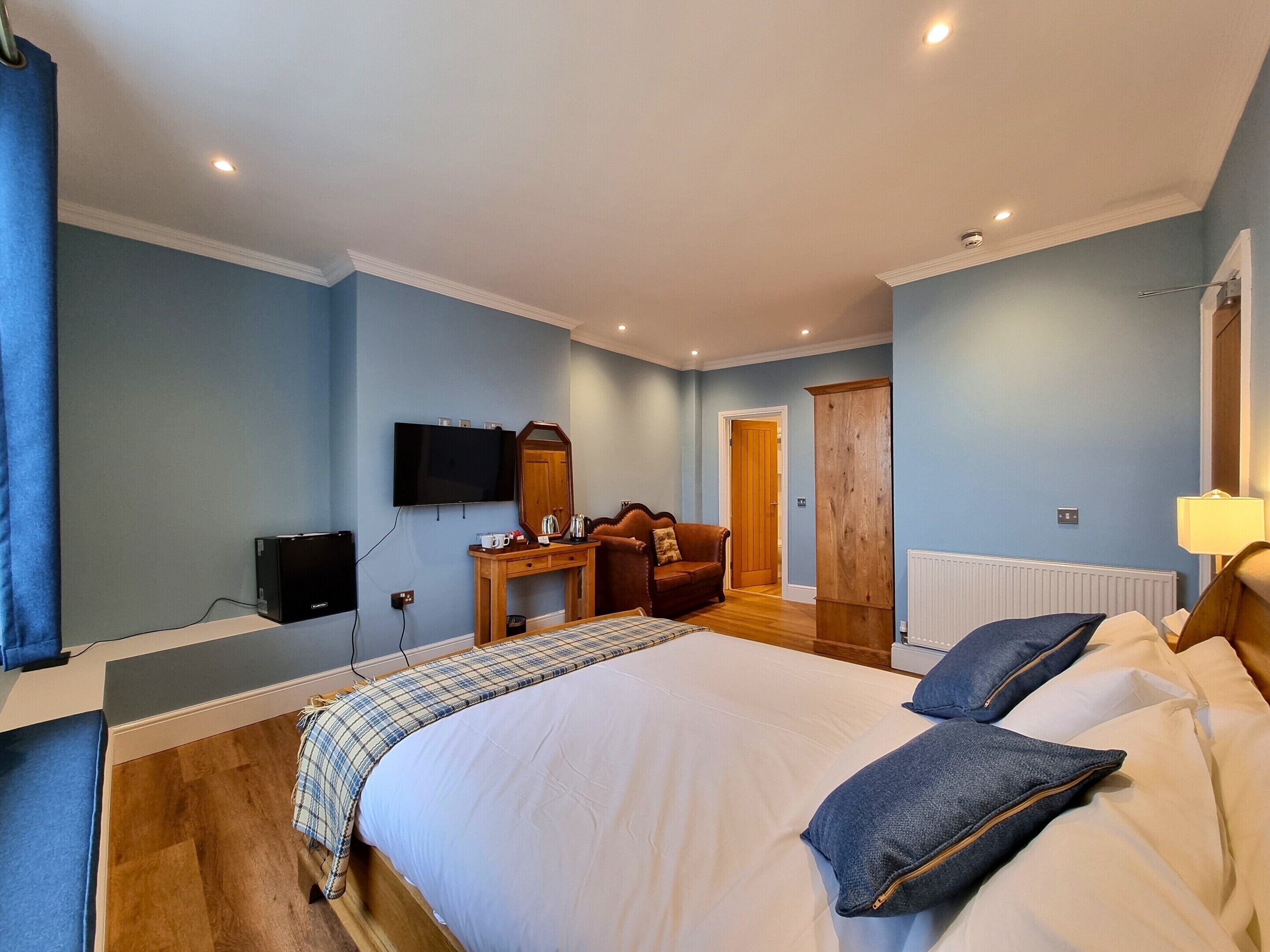 Photo - Min y Don Llandudno