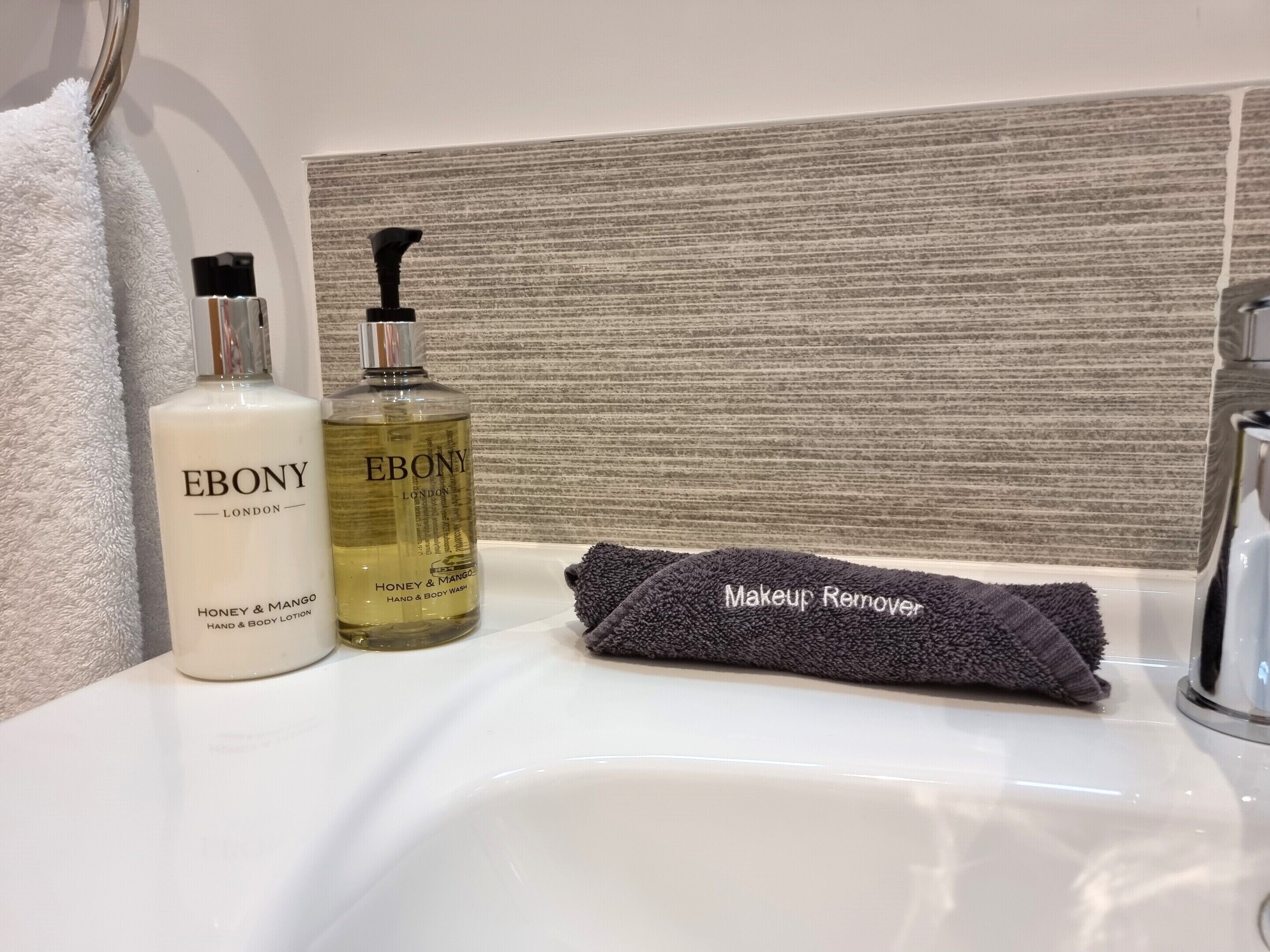 Photo - Min y Don Llandudno