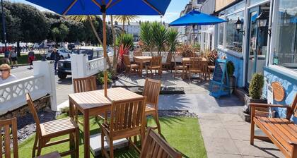 Min y Don Llandudno