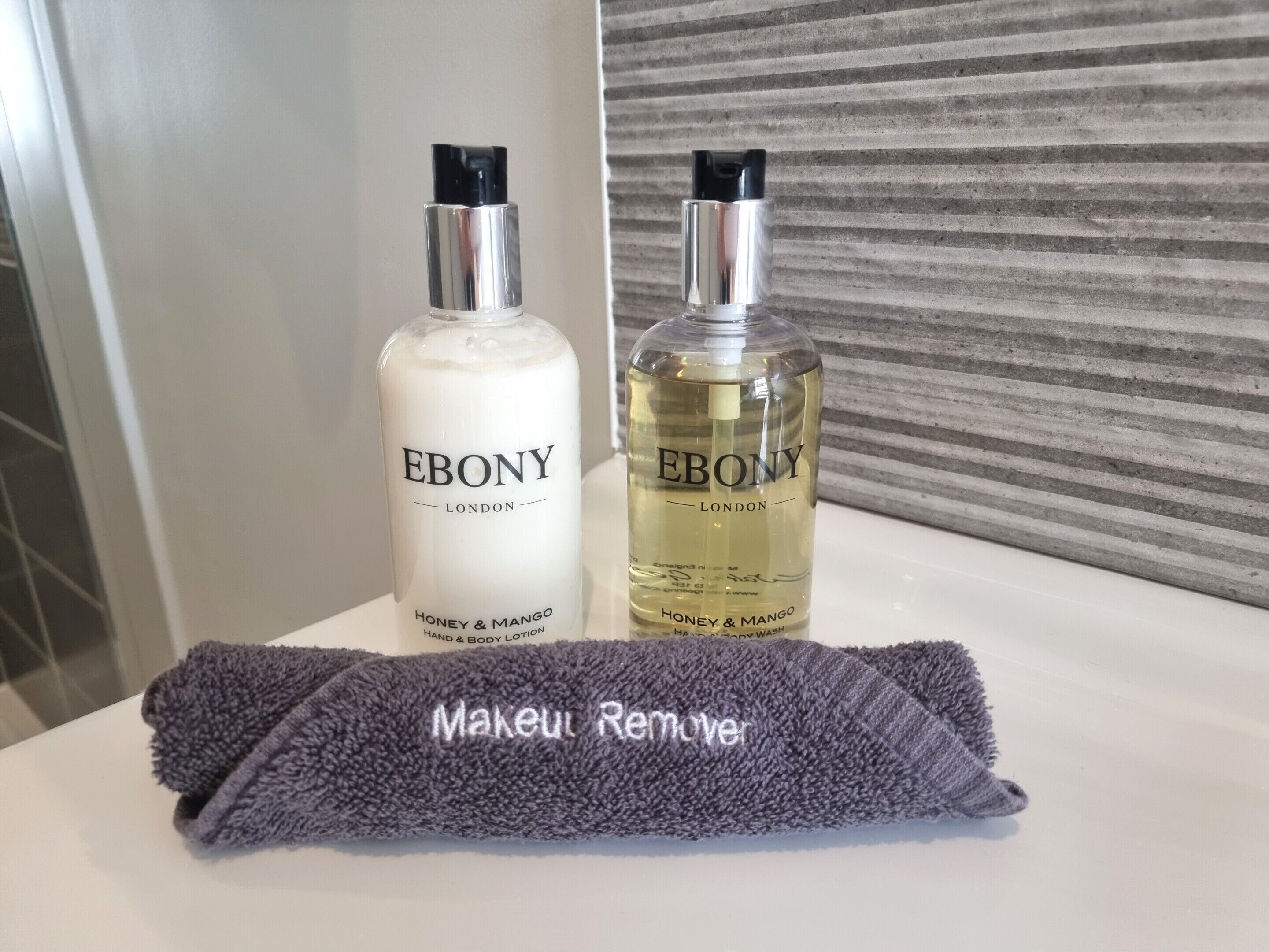 Photo - Min y Don Llandudno